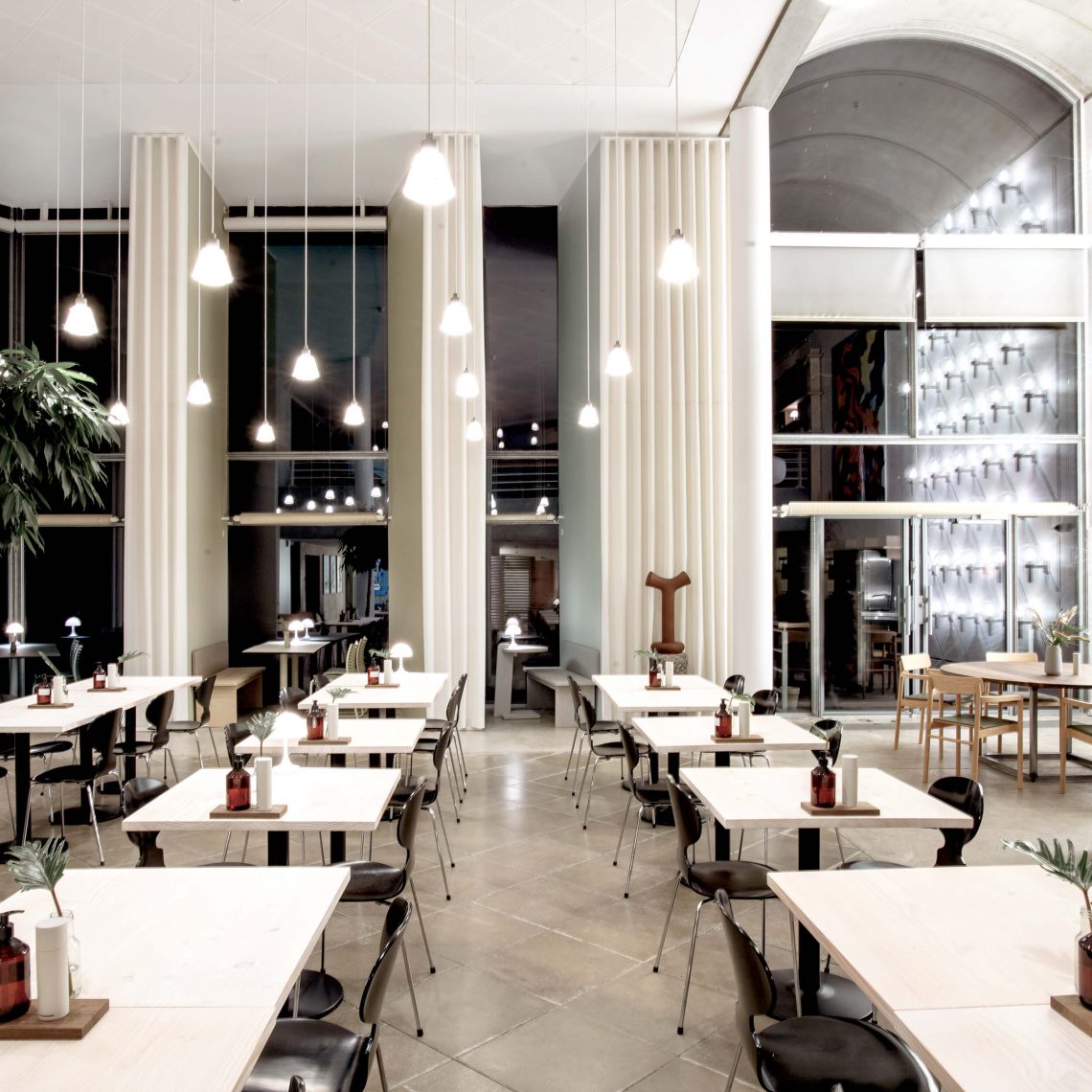 Reinholdt Rud indretning af Trapholt cafe og restaurant