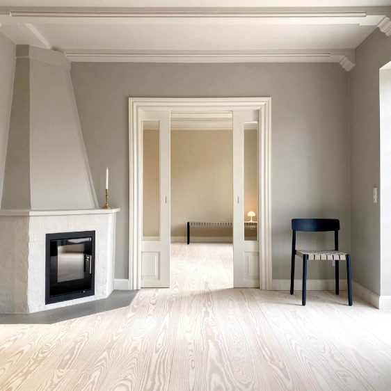 designet renovering og indretning med plankegulve