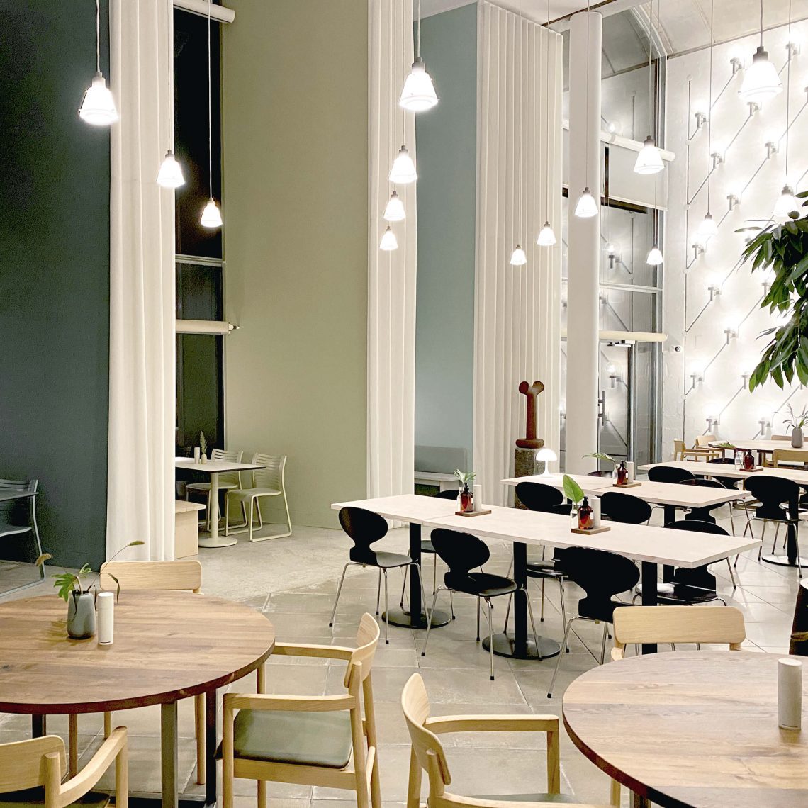 Reinholdt Rud indretning af Trapholt cafe og restaurant